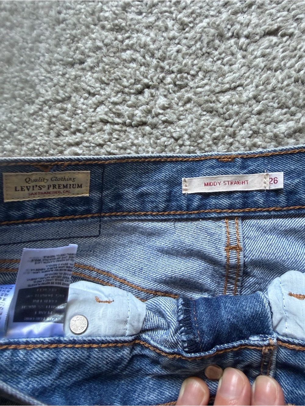 Levi's High-Rise Straight Jeans in Light Blue Premium Middy Straight Size 26 - Picture 12 of 13